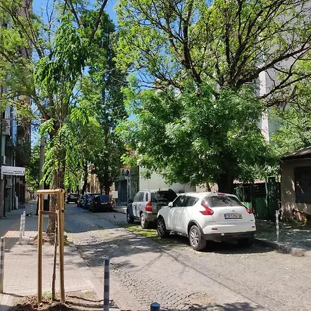 Cozy Near The Historical Heart Of By Flat Mаnager